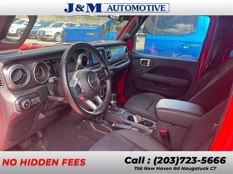 2020 Jeep Wrangler Unlimited Sahara photo 2