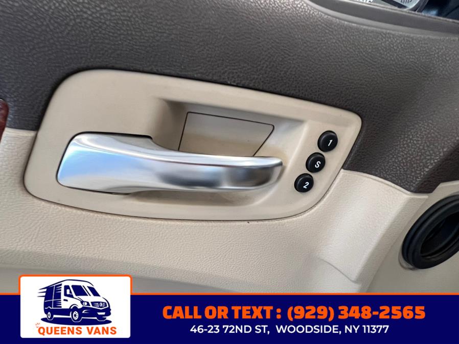 2011 Chrysler 300 4dr Sdn 300C AWD, available for sale in Woodside, New York | Queens Vans LLC. Woodside, New York 2011 Chrysler 300 4dr Sdn 300C AWD, available for sale in Woodside, New York | Queens Vans LLC. Woodside, New York