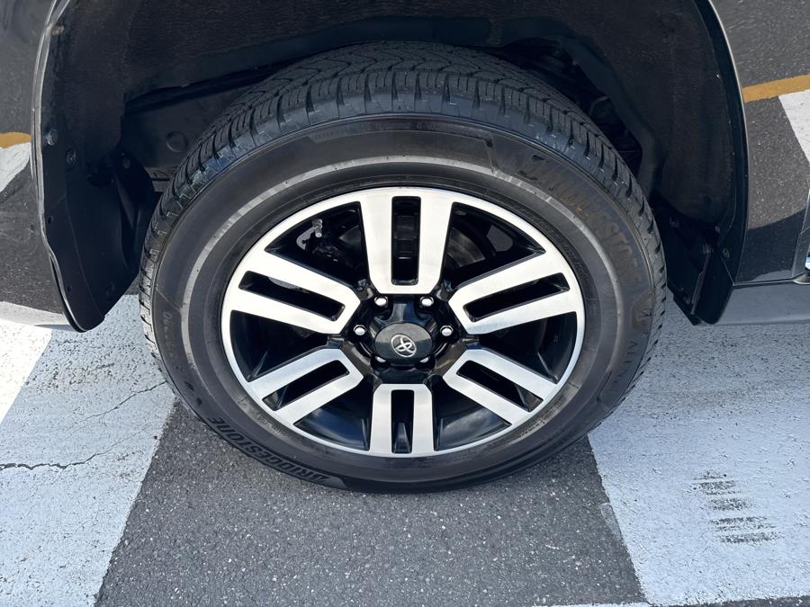 2015 Toyota 4Runner 4WD 4dr V6 Limited, available for sale in Waterbury, Connecticut | National Auto Brokers, Inc.. Waterbury, Connecticut 2015 Toyota 4Runner 4WD 4dr V6 Limited, available for sale in Waterbury, Connecticut | National Auto Brokers, Inc.. Waterbury, Connecticut
