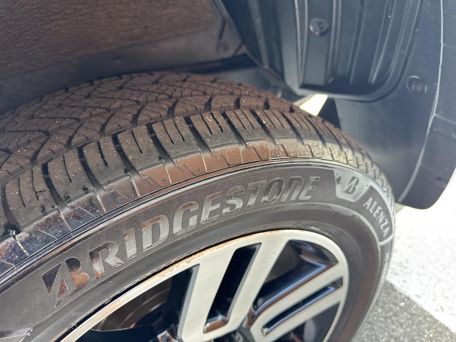 2015 Toyota 4Runner 4WD 4dr V6 Limited, available for sale in Waterbury, Connecticut | National Auto Brokers, Inc.. Waterbury, Connecticut 2015 Toyota 4Runner 4WD 4dr V6 Limited, available for sale in Waterbury, Connecticut | National Auto Brokers, Inc.. Waterbury, Connecticut