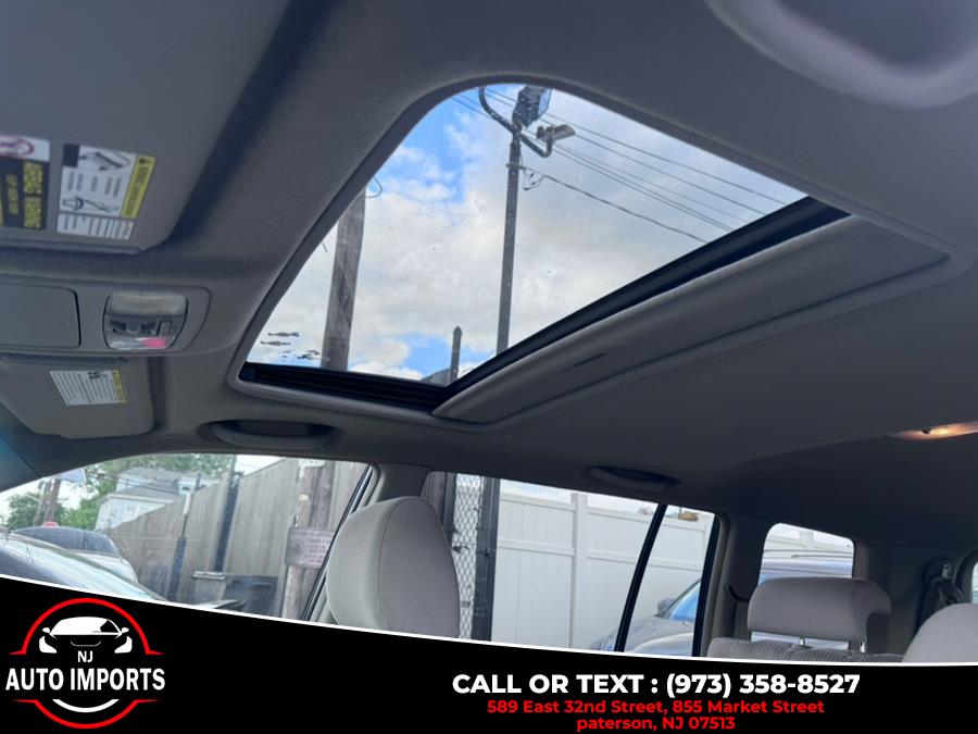 2004 Toyota Highlander 4dr V6 4WD w/3rd Row (Natl), available for sale in Paterson, New Jersey | NJ Auto Imports. Paterson, New Jersey 2004 Toyota Highlander 4dr V6 4WD w/3rd Row (Natl), available for sale in Paterson, New Jersey | NJ Auto Imports. Paterson, New Jersey