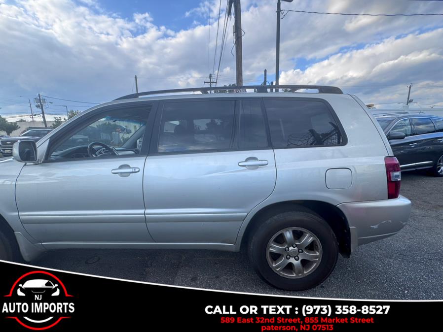 2004 Toyota Highlander 4dr V6 4WD w/3rd Row (Natl), available for sale in Paterson, New Jersey | NJ Auto Imports. Paterson, New Jersey 2004 Toyota Highlander 4dr V6 4WD w/3rd Row (Natl), available for sale in Paterson, New Jersey | NJ Auto Imports. Paterson, New Jersey
