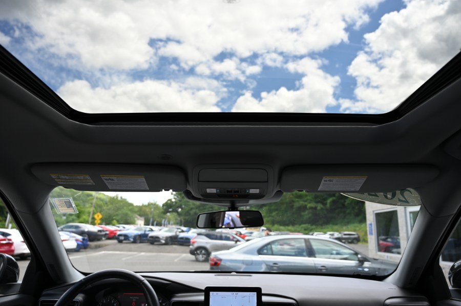 2022 Ford Explorer XLT 4WD, available for sale in Waterbury, Connecticut | Highline Car Connection. Waterbury, Connecticut 2022 Ford Explorer XLT 4WD, available for sale in Waterbury, Connecticut | Highline Car Connection. Waterbury, Connecticut