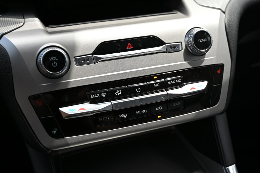 2022 Ford Explorer XLT 4WD, available for sale in Waterbury, Connecticut | Highline Car Connection. Waterbury, Connecticut 2022 Ford Explorer XLT 4WD, available for sale in Waterbury, Connecticut | Highline Car Connection. Waterbury, Connecticut