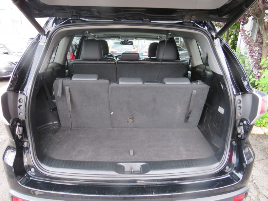 2015 Toyota Highlander XLE AWD V6, available for sale in Middle Village, New York | Road Masters II INC. Middle Village, New York 2015 Toyota Highlander XLE AWD V6, available for sale in Middle Village, New York | Road Masters II INC. Middle Village, New York