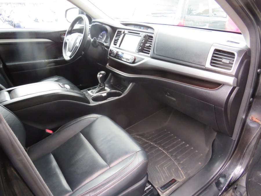 2015 Toyota Highlander XLE AWD V6, available for sale in Middle Village, New York | Road Masters II INC. Middle Village, New York 2015 Toyota Highlander XLE AWD V6, available for sale in Middle Village, New York | Road Masters II INC. Middle Village, New York