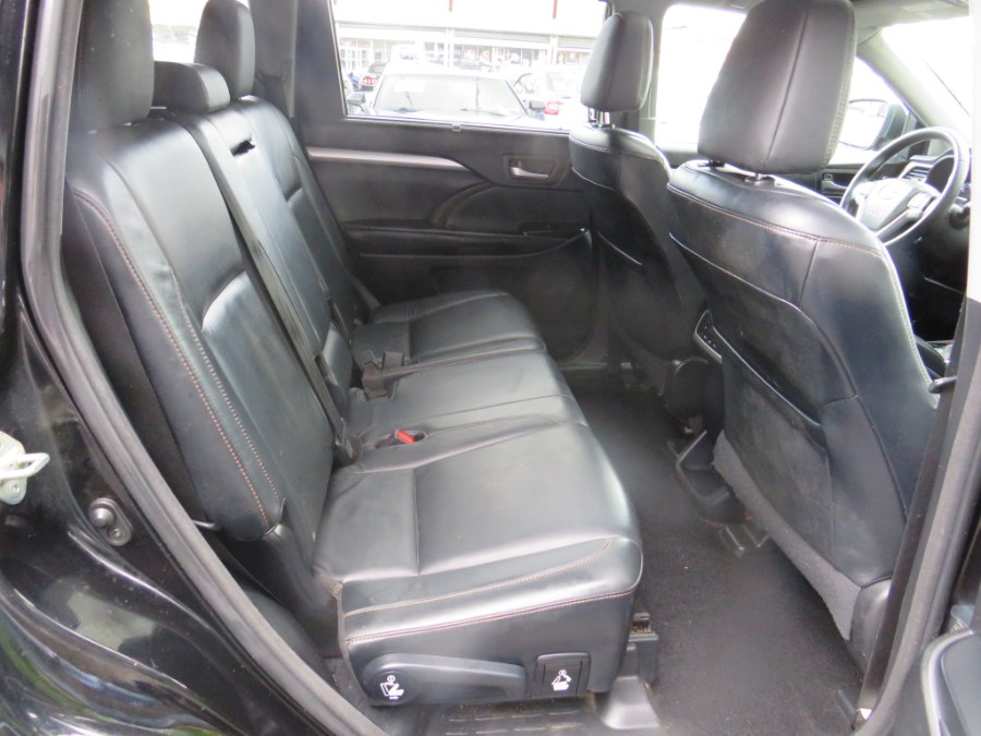 2015 Toyota Highlander XLE AWD V6, available for sale in Middle Village, New York | Road Masters II INC. Middle Village, New York 2015 Toyota Highlander XLE AWD V6, available for sale in Middle Village, New York | Road Masters II INC. Middle Village, New York