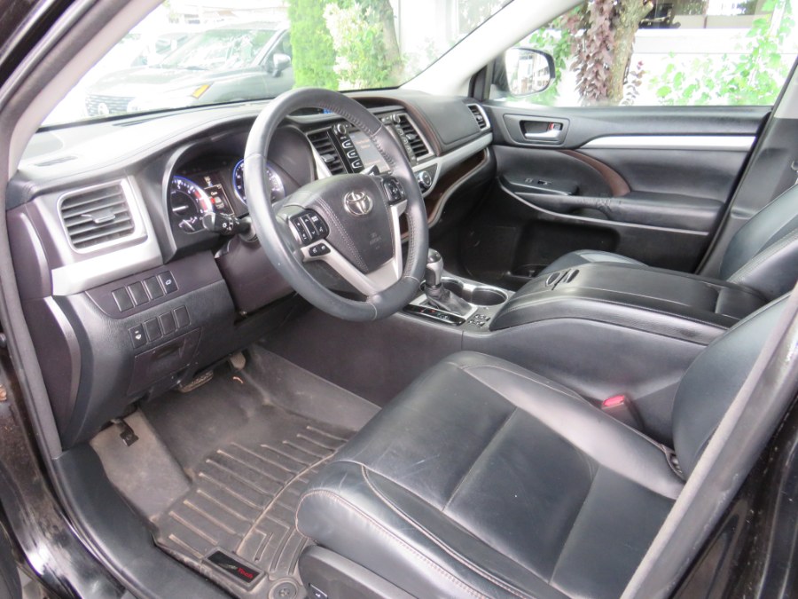 2015 Toyota Highlander XLE AWD V6, available for sale in Middle Village, New York | Road Masters II INC. Middle Village, New York 2015 Toyota Highlander XLE AWD V6, available for sale in Middle Village, New York | Road Masters II INC. Middle Village, New York