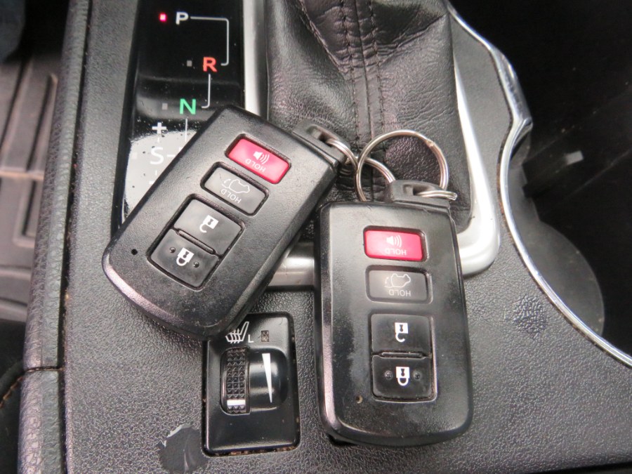 2015 Toyota Highlander XLE AWD V6, available for sale in Middle Village, New York | Road Masters II INC. Middle Village, New York 2015 Toyota Highlander XLE AWD V6, available for sale in Middle Village, New York | Road Masters II INC. Middle Village, New York