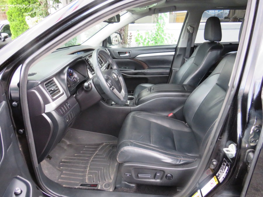 2015 Toyota Highlander XLE AWD V6, available for sale in Middle Village, New York | Road Masters II INC. Middle Village, New York 2015 Toyota Highlander XLE AWD V6, available for sale in Middle Village, New York | Road Masters II INC. Middle Village, New York