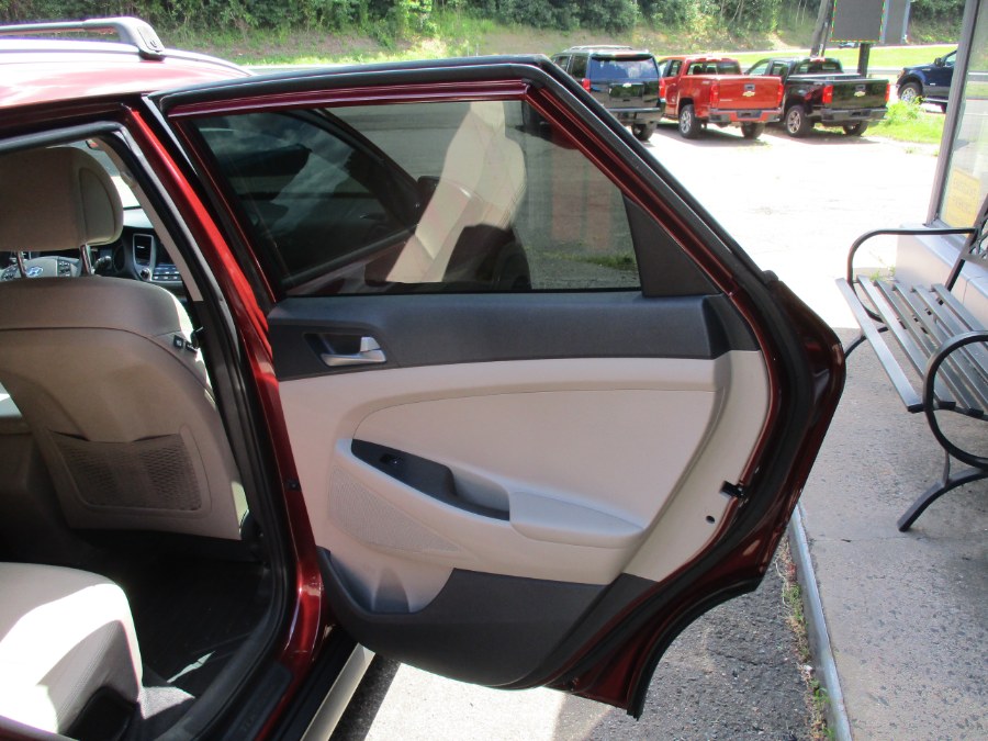 2017 Hyundai Tucson SE AWD, available for sale in Meriden, Connecticut | Cos Central Auto. Meriden, Connecticut 2017 Hyundai Tucson SE AWD, available for sale in Meriden, Connecticut | Cos Central Auto. Meriden, Connecticut