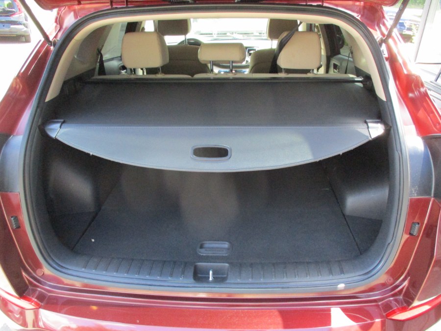 2017 Hyundai Tucson SE AWD, available for sale in Meriden, Connecticut | Cos Central Auto. Meriden, Connecticut 2017 Hyundai Tucson SE AWD, available for sale in Meriden, Connecticut | Cos Central Auto. Meriden, Connecticut