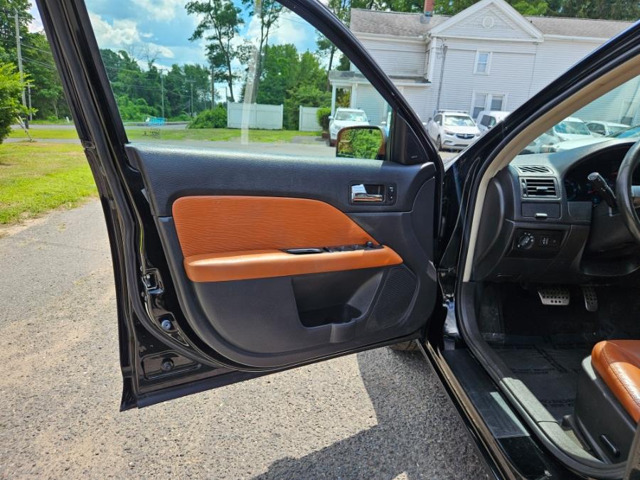 2012 Ford Fusion 4dr Sdn SEL AWD Leather + sunroof, available for sale in East Windsor, Connecticut | Toro Auto. East Windsor, Connecticut 2012 Ford Fusion 4dr Sdn SEL AWD Leather + sunroof, available for sale in East Windsor, Connecticut | Toro Auto. East Windsor, Connecticut