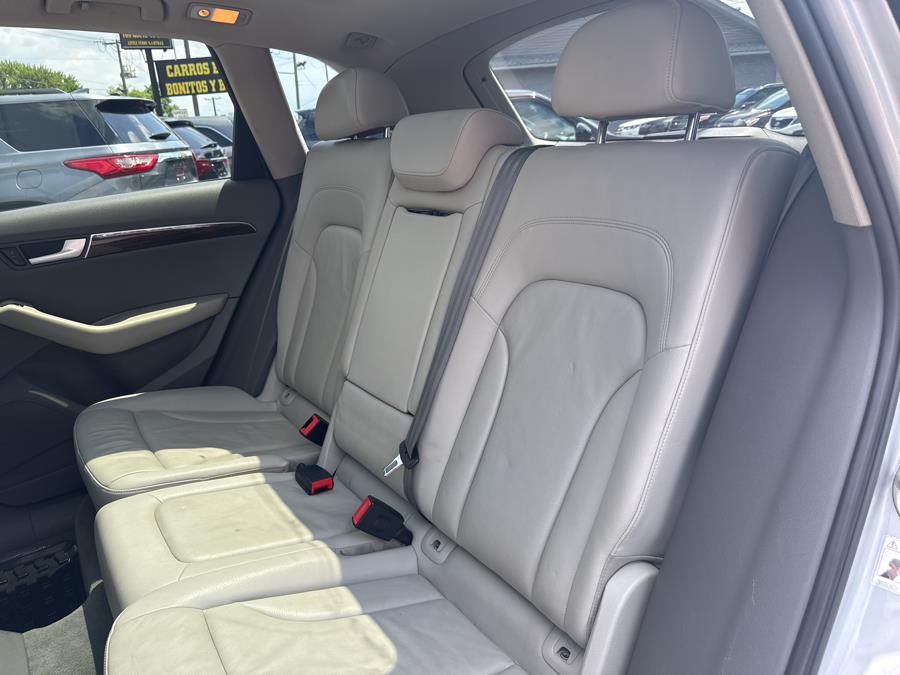 2011 Audi Q5 quattro 4dr 2.0T Premium, available for sale in Little Ferry, New Jersey | Victoria Preowned Autos Inc. Little Ferry, New Jersey 2011 Audi Q5 quattro 4dr 2.0T Premium, available for sale in Little Ferry, New Jersey | Victoria Preowned Autos Inc. Little Ferry, New Jersey