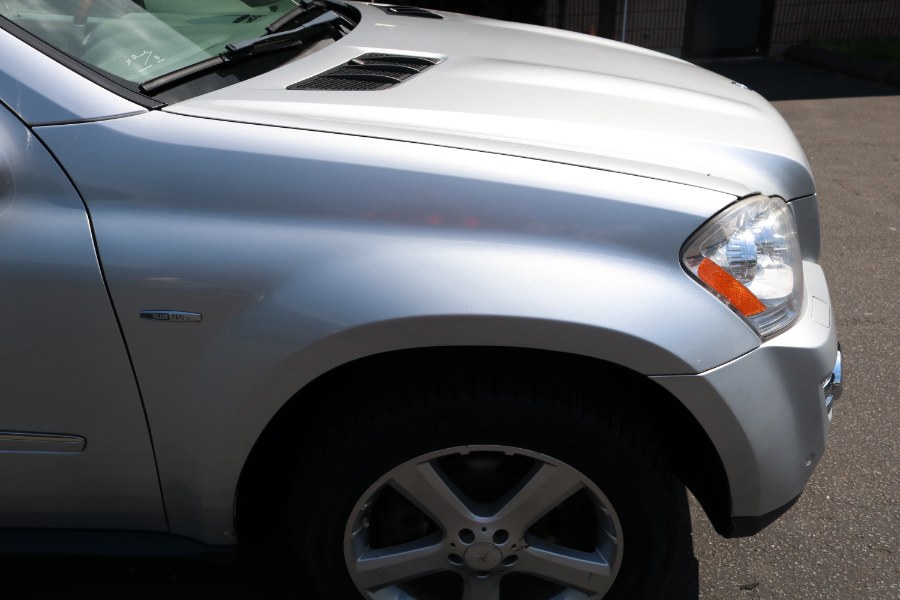 2009 Mercedes-Benz GL-Class 4MATIC 4dr 3.0L BlueTEC, available for sale in Bristol, Connecticut | Dealmax Motors LLC. Bristol, Connecticut 2009 Mercedes-Benz GL-Class 4MATIC 4dr 3.0L BlueTEC, available for sale in Bristol, Connecticut | Dealmax Motors LLC. Bristol, Connecticut