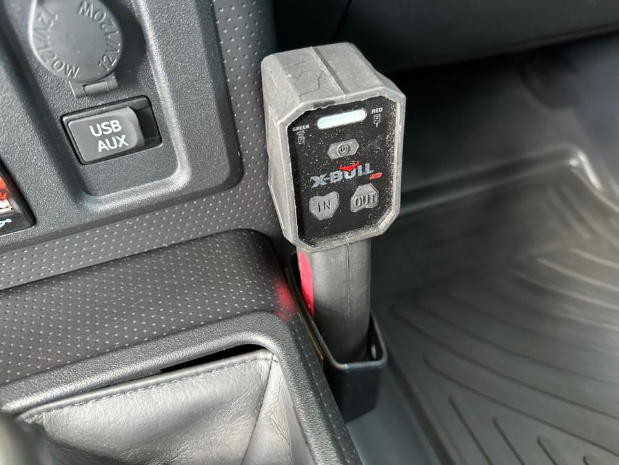 2012 Toyota FJ Cruiser 4WD 4dr Auto (Natl), available for sale in South Windsor, Connecticut | Mike And Tony Auto Sales, Inc. South Windsor, Connecticut 2012 Toyota FJ Cruiser 4WD 4dr Auto (Natl), available for sale in South Windsor, Connecticut | Mike And Tony Auto Sales, Inc. South Windsor, Connecticut