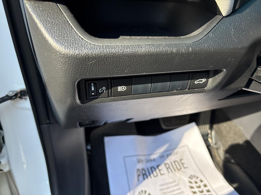2019 Toyota RAV4 Hybrid XLE AWD (Natl), available for sale in Old Saybrook, Connecticut | Saybrook Auto Barn. Old Saybrook, Connecticut 2019 Toyota RAV4 Hybrid XLE AWD (Natl), available for sale in Old Saybrook, Connecticut | Saybrook Auto Barn. Old Saybrook, Connecticut