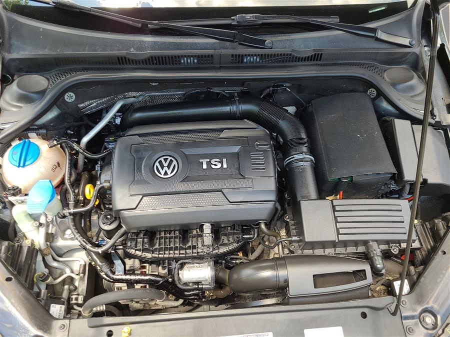 2015 Volkswagen Jetta Sedan 4dr Auto 1.8T Sport PZEV, available for sale in Canton, Connecticut | Lava Motors. Canton, Connecticut 2015 Volkswagen Jetta Sedan 4dr Auto 1.8T Sport PZEV, available for sale in Canton, Connecticut | Lava Motors. Canton, Connecticut