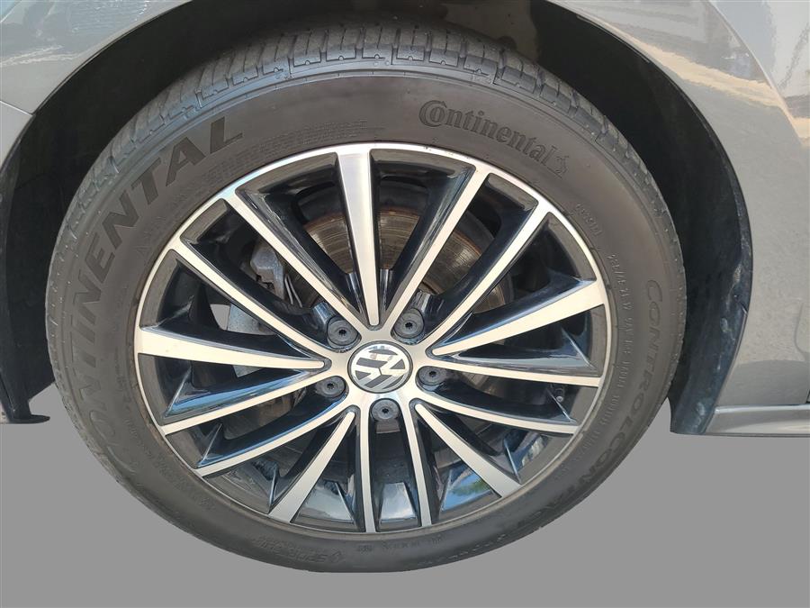 2015 Volkswagen Jetta Sedan 4dr Auto 1.8T Sport PZEV, available for sale in Canton, Connecticut | Lava Motors. Canton, Connecticut 2015 Volkswagen Jetta Sedan 4dr Auto 1.8T Sport PZEV, available for sale in Canton, Connecticut | Lava Motors. Canton, Connecticut