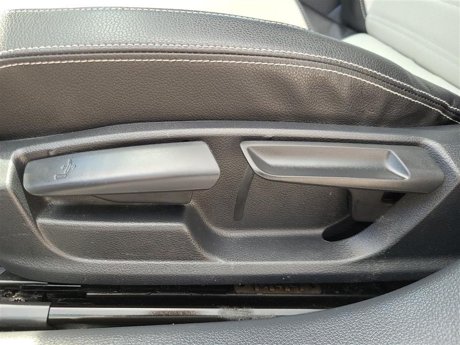 2015 Volkswagen Jetta Sedan 4dr Auto 1.8T Sport PZEV, available for sale in Canton, Connecticut | Lava Motors. Canton, Connecticut 2015 Volkswagen Jetta Sedan 4dr Auto 1.8T Sport PZEV, available for sale in Canton, Connecticut | Lava Motors. Canton, Connecticut