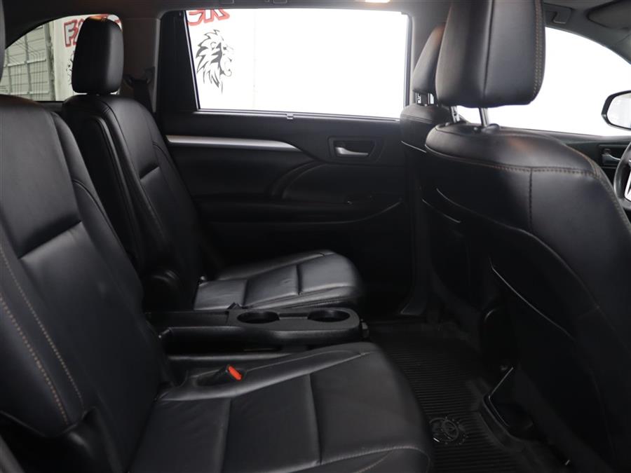 2017 Toyota Highlander XLE, available for sale in Paterson, New Jersey | Fast Track Motors. Paterson, New Jersey 2017 Toyota Highlander XLE, available for sale in Paterson, New Jersey | Fast Track Motors. Paterson, New Jersey