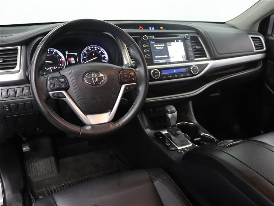 2017 Toyota Highlander XLE, available for sale in Paterson, New Jersey | Fast Track Motors. Paterson, New Jersey 2017 Toyota Highlander XLE, available for sale in Paterson, New Jersey | Fast Track Motors. Paterson, New Jersey