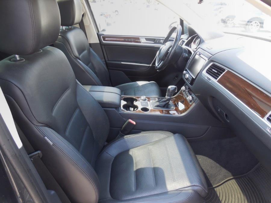 2016 Volkswagen Touareg 4dr V6 Sport w/Technology, available for sale in Hawaiian Gardens, California | Luxe Motors. Hawaiian Gardens, California 2016 Volkswagen Touareg 4dr V6 Sport w/Technology, available for sale in Hawaiian Gardens, California | Luxe Motors. Hawaiian Gardens, California