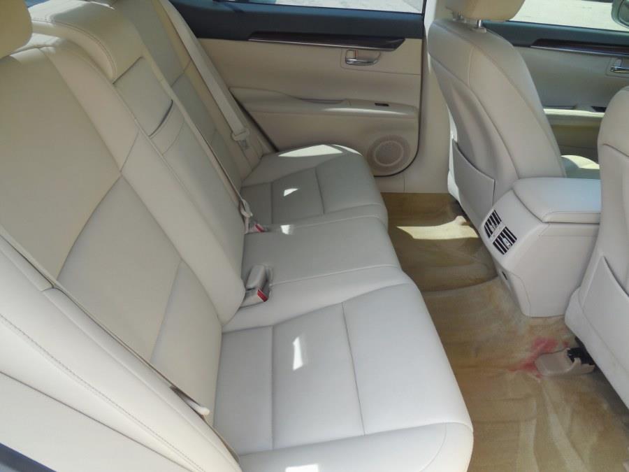 2013 Lexus ES 350 4dr Sdn, available for sale in Hawaiian Gardens, California | Luxe Motors. Hawaiian Gardens, California 2013 Lexus ES 350 4dr Sdn, available for sale in Hawaiian Gardens, California | Luxe Motors. Hawaiian Gardens, California
