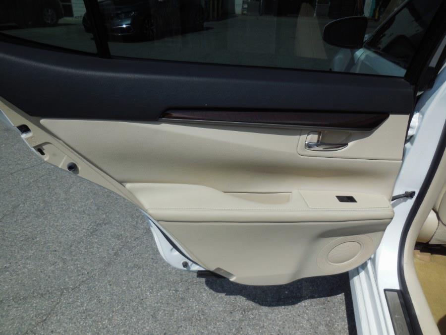 2013 Lexus ES 350 4dr Sdn, available for sale in Hawaiian Gardens, California | Luxe Motors. Hawaiian Gardens, California 2013 Lexus ES 350 4dr Sdn, available for sale in Hawaiian Gardens, California | Luxe Motors. Hawaiian Gardens, California