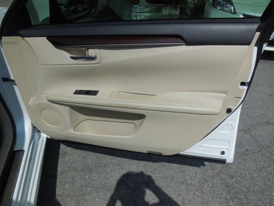 2013 Lexus ES 350 4dr Sdn, available for sale in Hawaiian Gardens, California | Luxe Motors. Hawaiian Gardens, California 2013 Lexus ES 350 4dr Sdn, available for sale in Hawaiian Gardens, California | Luxe Motors. Hawaiian Gardens, California