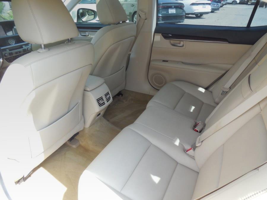 2013 Lexus ES 350 4dr Sdn, available for sale in Hawaiian Gardens, California | Luxe Motors. Hawaiian Gardens, California 2013 Lexus ES 350 4dr Sdn, available for sale in Hawaiian Gardens, California | Luxe Motors. Hawaiian Gardens, California