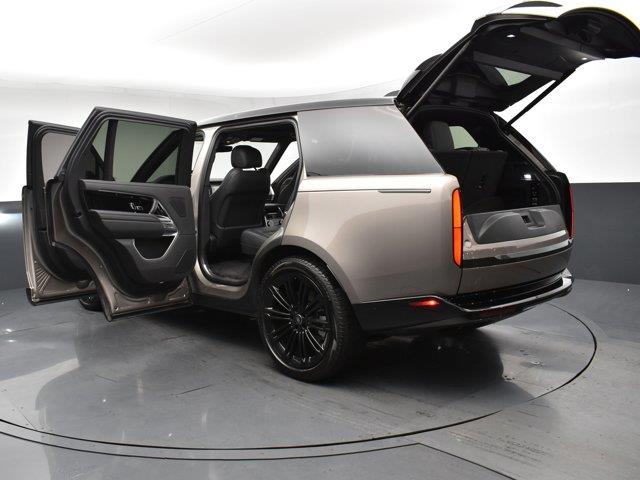 2023 Land Rover Range Rover SE, available for sale in Woodside, New York | Drive Central. Woodside, New York 2023 Land Rover Range Rover SE, available for sale in Woodside, New York | Drive Central. Woodside, New York