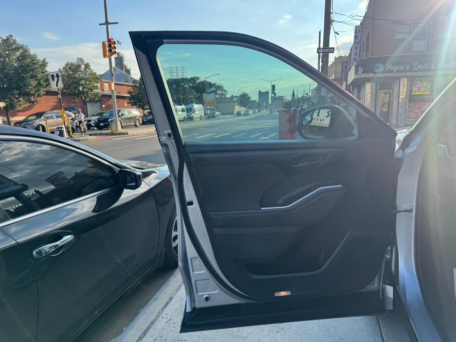 2022 Toyota Highlander LE AWD (Natl), available for sale in Jamaica, New York | Sunrise Autoland. Jamaica, New York 2022 Toyota Highlander LE AWD (Natl), available for sale in Jamaica, New York | Sunrise Autoland. Jamaica, New York