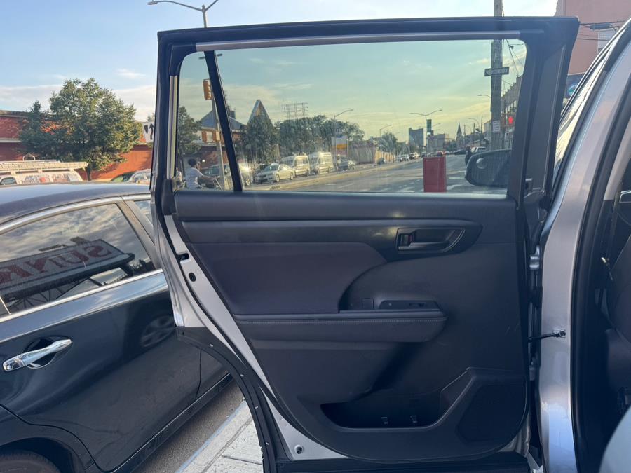 2022 Toyota Highlander LE AWD (Natl), available for sale in Jamaica, New York | Sunrise Autoland. Jamaica, New York 2022 Toyota Highlander LE AWD (Natl), available for sale in Jamaica, New York | Sunrise Autoland. Jamaica, New York