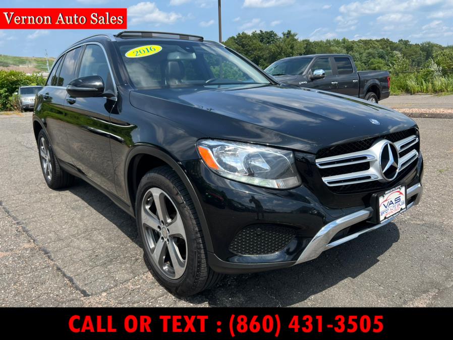2016 Mercedes Benz GLC 4MATIC 300 photo 3