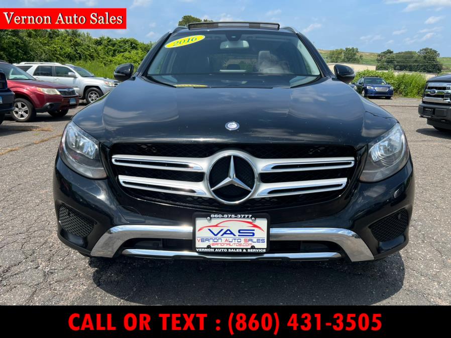 2016 Mercedes Benz GLC 4MATIC 300 photo 2