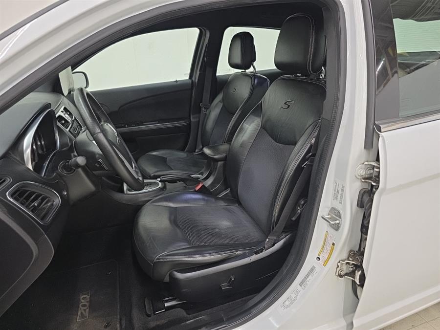 2014 Chrysler 200 4dr Sdn Limited, available for sale in West Haven, Connecticut | Auto Fair Inc.. West Haven, Connecticut 2014 Chrysler 200 4dr Sdn Limited, available for sale in West Haven, Connecticut | Auto Fair Inc.. West Haven, Connecticut