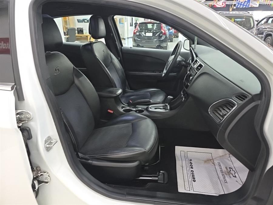 2014 Chrysler 200 4dr Sdn Limited, available for sale in West Haven, Connecticut | Auto Fair Inc.. West Haven, Connecticut 2014 Chrysler 200 4dr Sdn Limited, available for sale in West Haven, Connecticut | Auto Fair Inc.. West Haven, Connecticut