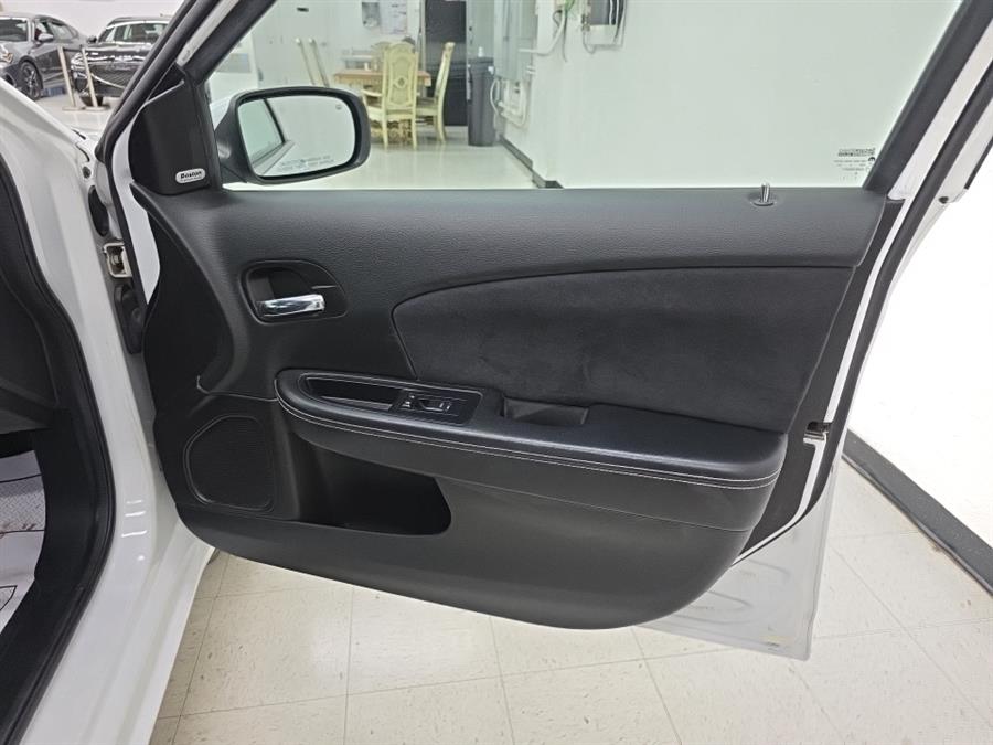 2014 Chrysler 200 4dr Sdn Limited, available for sale in West Haven, Connecticut | Auto Fair Inc.. West Haven, Connecticut 2014 Chrysler 200 4dr Sdn Limited, available for sale in West Haven, Connecticut | Auto Fair Inc.. West Haven, Connecticut