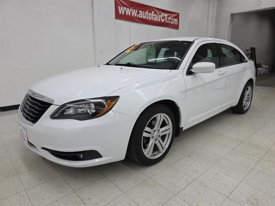 2014 Chrysler 200 4dr Sdn Limited, available for sale in West Haven, Connecticut | Auto Fair Inc.. West Haven, Connecticut 2014 Chrysler 200 4dr Sdn Limited, available for sale in West Haven, Connecticut | Auto Fair Inc.. West Haven, Connecticut