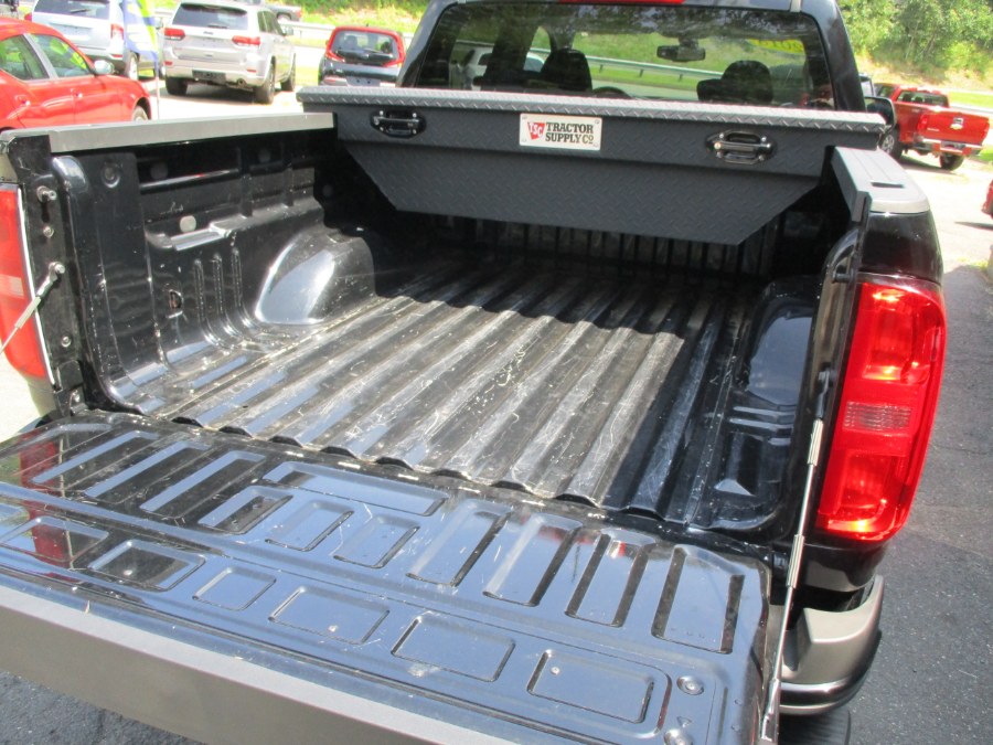 2018 Chevrolet Colorado 4WD Crew Cab 140.5" Work Truck, available for sale in Meriden, Connecticut | Cos Central Auto. Meriden, Connecticut 2018 Chevrolet Colorado 4WD Crew Cab 140.5" Work Truck, available for sale in Meriden, Connecticut | Cos Central Auto. Meriden, Connecticut