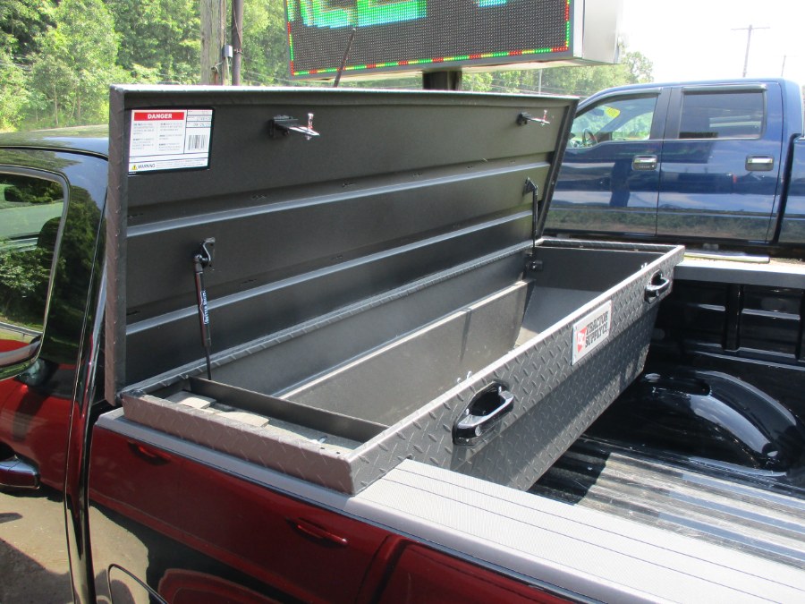 2018 Chevrolet Colorado 4WD Crew Cab 140.5" Work Truck, available for sale in Meriden, Connecticut | Cos Central Auto. Meriden, Connecticut 2018 Chevrolet Colorado 4WD Crew Cab 140.5" Work Truck, available for sale in Meriden, Connecticut | Cos Central Auto. Meriden, Connecticut