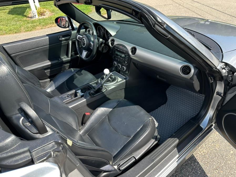 2010 Mazda MX-5 Miata 2dr Conv PRHT Auto Grand Touring, available for sale in South Windsor, Connecticut | Mike And Tony Auto Sales, Inc. South Windsor, Connecticut 2010 Mazda MX-5 Miata 2dr Conv PRHT Auto Grand Touring, available for sale in South Windsor, Connecticut | Mike And Tony Auto Sales, Inc. South Windsor, Connecticut