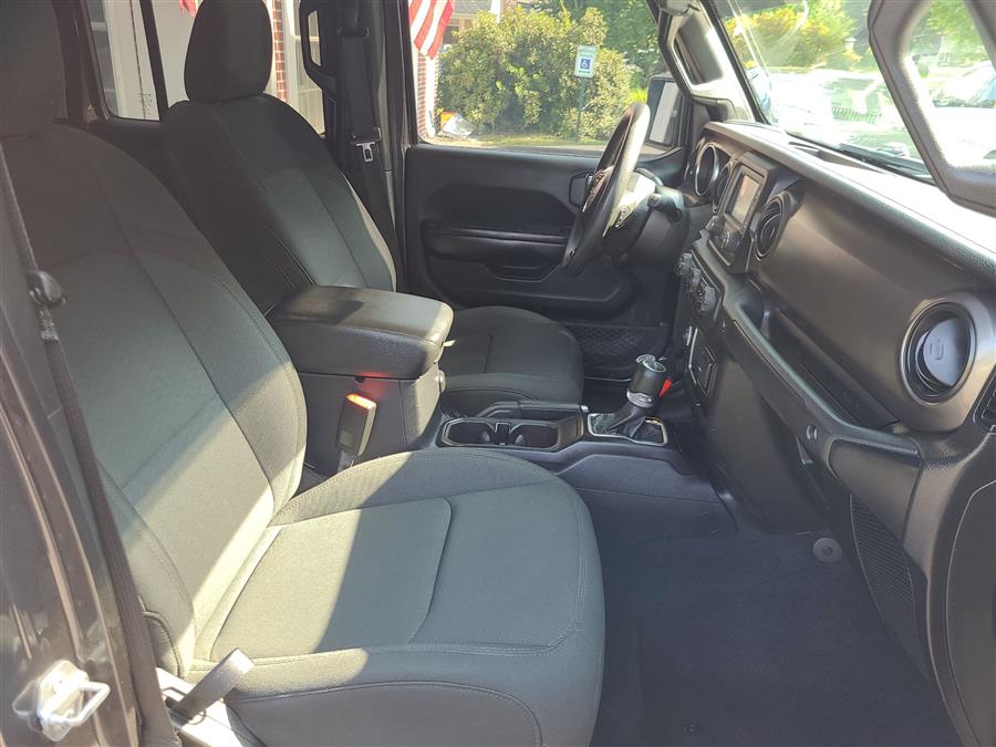 2020 Jeep Gladiator Sport S 4x4, available for sale in Canton, Connecticut | Lava Motors. Canton, Connecticut 2020 Jeep Gladiator Sport S 4x4, available for sale in Canton, Connecticut | Lava Motors. Canton, Connecticut