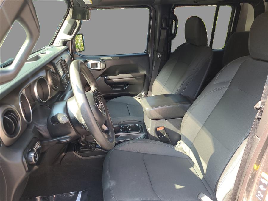 2020 Jeep Gladiator Sport S 4x4, available for sale in Canton, Connecticut | Lava Motors. Canton, Connecticut 2020 Jeep Gladiator Sport S 4x4, available for sale in Canton, Connecticut | Lava Motors. Canton, Connecticut