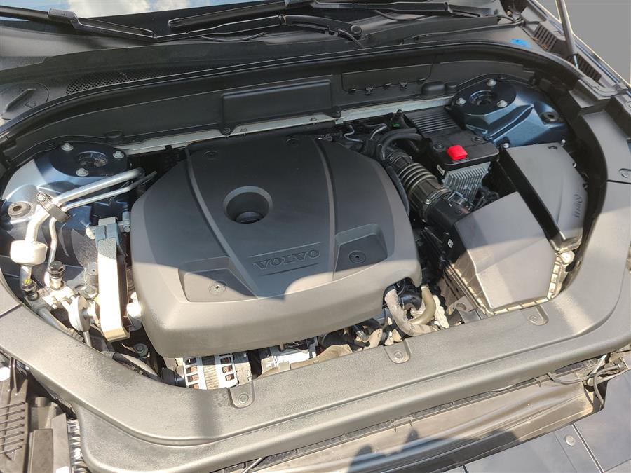 2019 Volvo XC60 T6 AWD Momentum, available for sale in Canton, Connecticut | Lava Motors. Canton, Connecticut 2019 Volvo XC60 T6 AWD Momentum, available for sale in Canton, Connecticut | Lava Motors. Canton, Connecticut