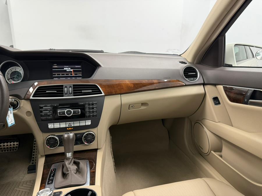 2012 Mercedes-Benz C-Class 4dr Sdn C300 Sport 4MATIC, available for sale in Elizabeth, New Jersey | M Auto Group. Elizabeth, New Jersey 2012 Mercedes-Benz C-Class 4dr Sdn C300 Sport 4MATIC, available for sale in Elizabeth, New Jersey | M Auto Group. Elizabeth, New Jersey