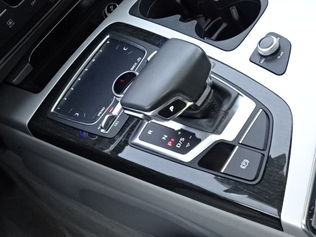 2018 Audi Q7 2.0T Premium Plus quattro AWD, available for sale in Newton, Massachusetts | Cars of Boston. Newton, Massachusetts 2018 Audi Q7 2.0T Premium Plus quattro AWD, available for sale in Newton, Massachusetts | Cars of Boston. Newton, Massachusetts