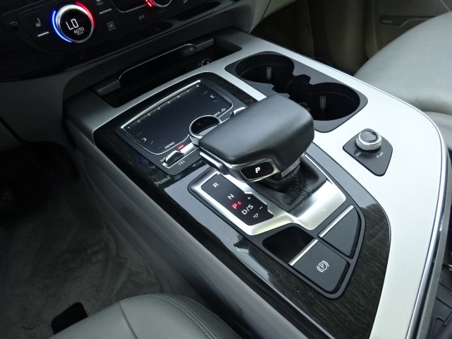 2018 Audi Q7 2.0T Premium Plus quattro AWD, available for sale in Newton, Massachusetts | Jacob Auto Sales. Newton, Massachusetts 2018 Audi Q7 2.0T Premium Plus quattro AWD, available for sale in Newton, Massachusetts | Jacob Auto Sales. Newton, Massachusetts