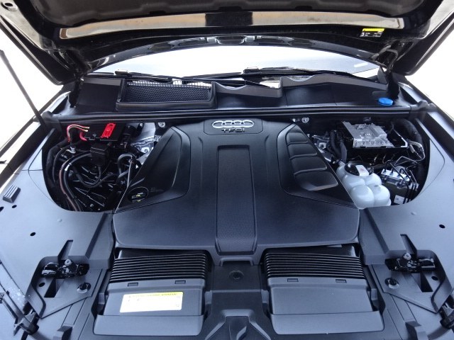 2018 Audi Q7 2.0T Premium Plus quattro AWD, available for sale in Newton, Massachusetts | Jacob Auto Sales. Newton, Massachusetts 2018 Audi Q7 2.0T Premium Plus quattro AWD, available for sale in Newton, Massachusetts | Jacob Auto Sales. Newton, Massachusetts